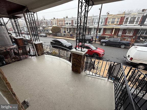 2nd image of 5730 Larchwood Ave