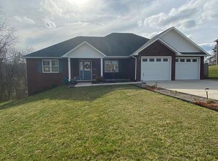 466 Haynes Ave, Chilhowie, VA 24319
