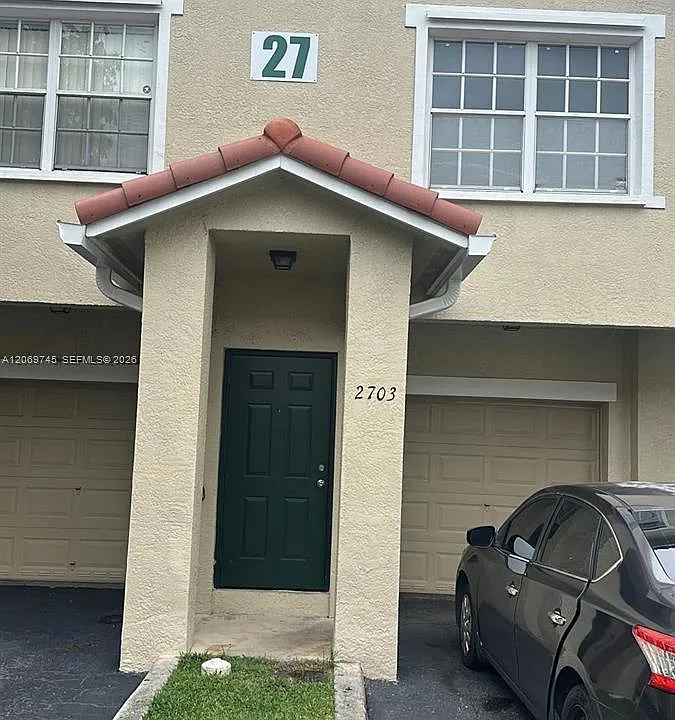 2703 Belmont Ln #2703