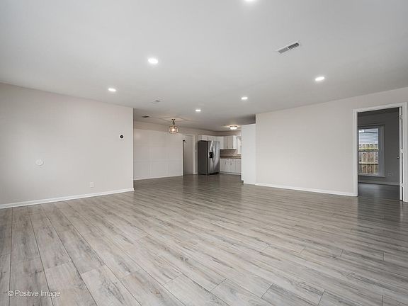 5th image of 9359 Ridgeland Ave