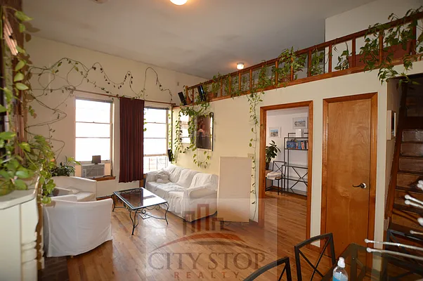 Rented by City Stop Realty | media 15