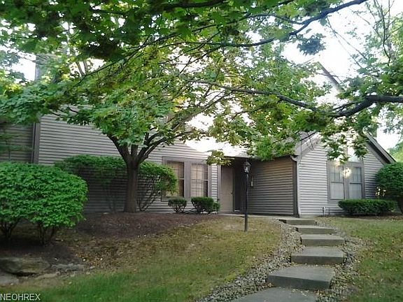 2nd image of 4046 Saint Andrews Ct APT 5