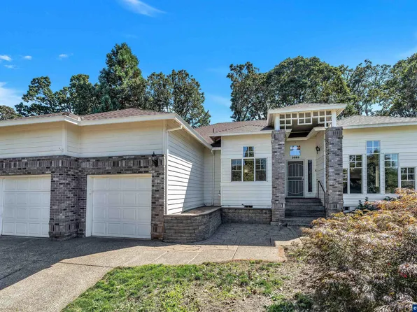 1689 Cinnamon Hill Dr SE, Salem, OR 97306