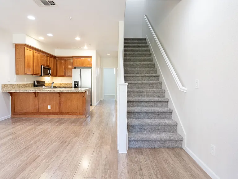 25502 Huntwood Ave — Photo 9