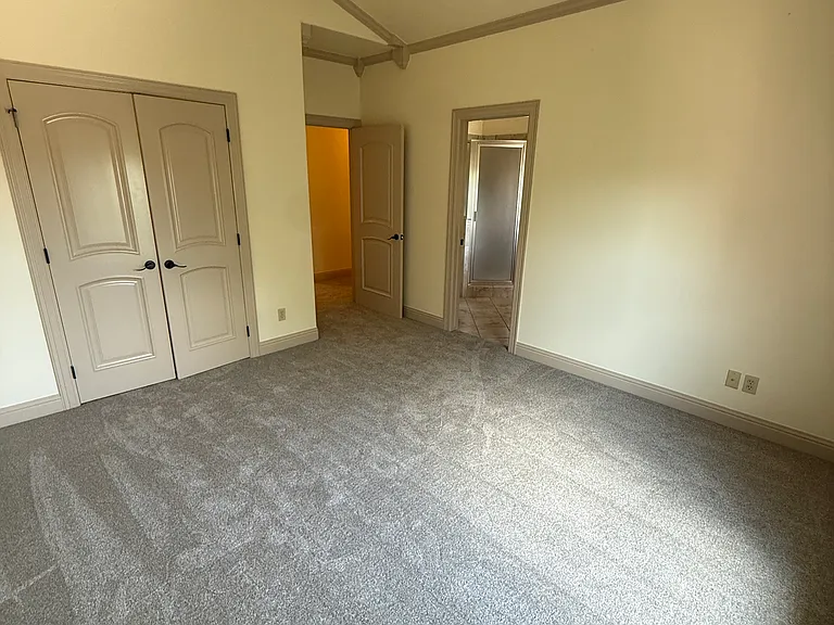 4333 W 71st St S — Photo 15