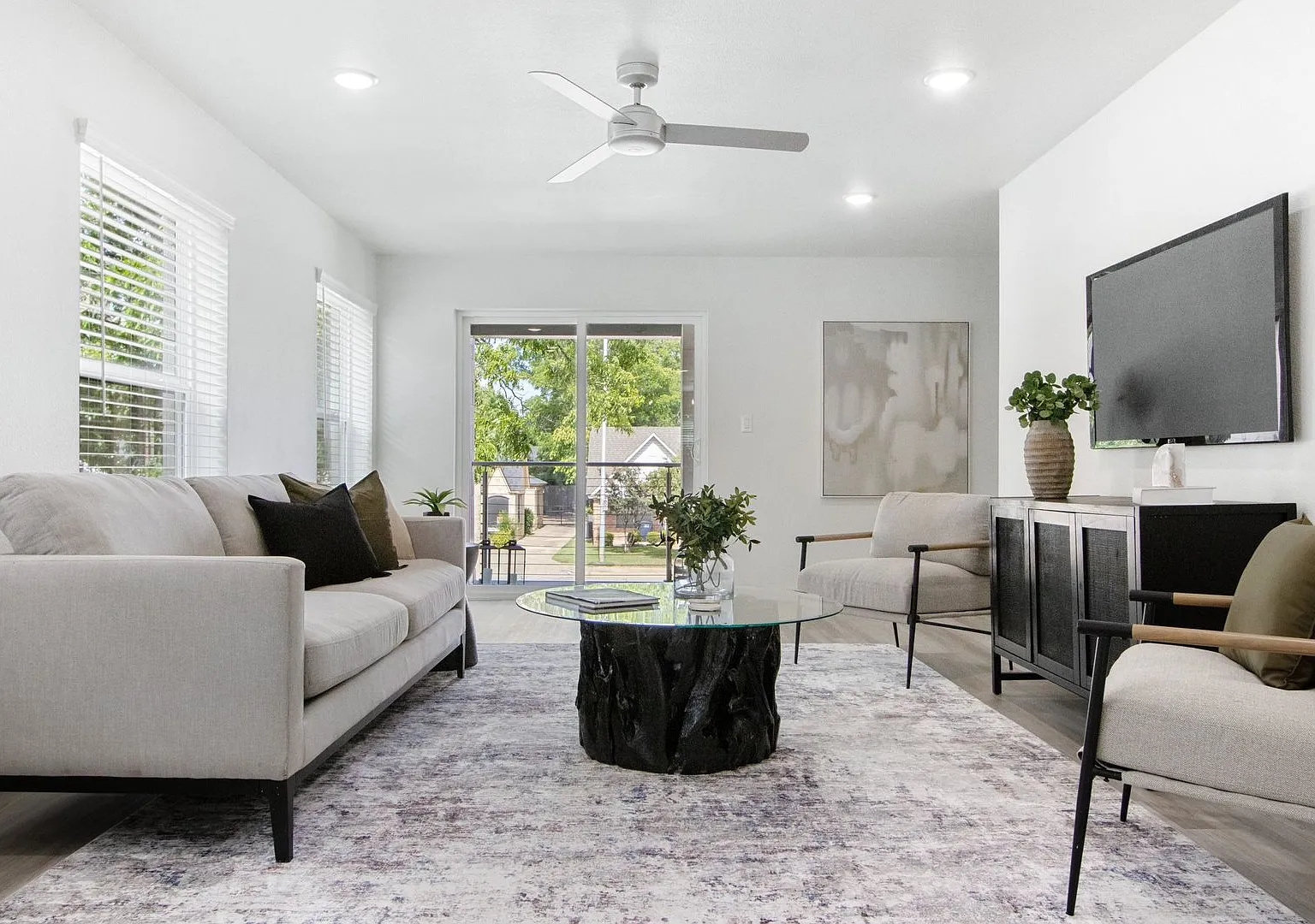 ** Move In Summer 6/28/2028 ** 4 Bedroom 4.5 Bathroom Very Short Walk To Tcu Campus — Photo 3
