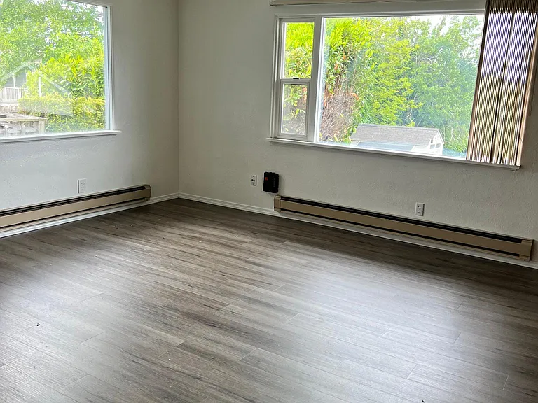 4948 La Hal Da Ave NE — Photo 5