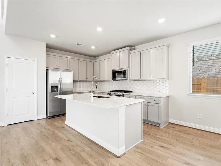 13155 Hidden Village Ct — Photo 17