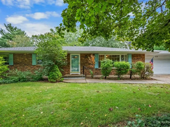 318 Blackberry Ln, Yorkville, IL 60560
