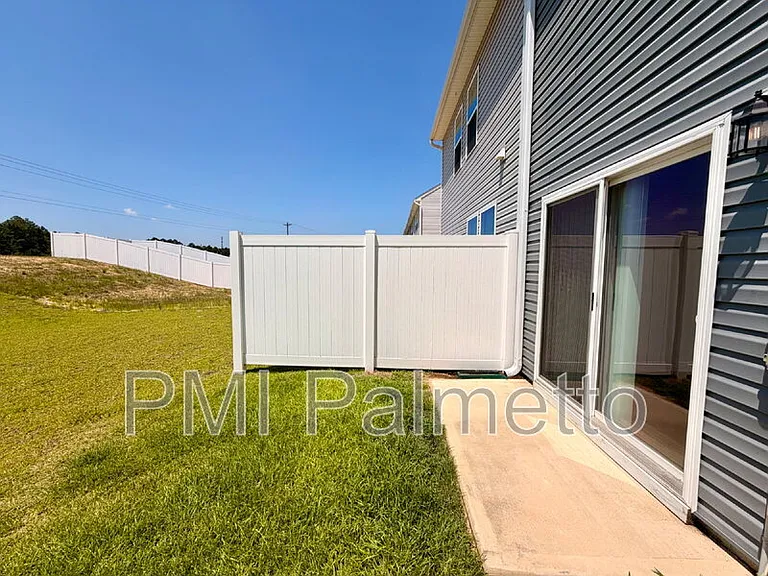1074 Cornelia St — Photo 25