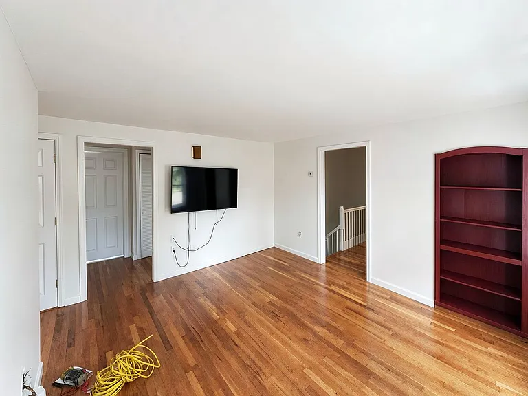 76 Pleasant St — Photo 6
