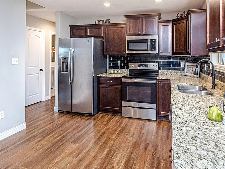 3505 Yellowwood Dr — Photo 5