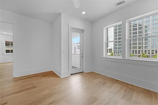 875 Okeefe Ave #301 — Photo 12