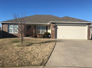 9669 E Turtle Dr, Claremore, OK 74019