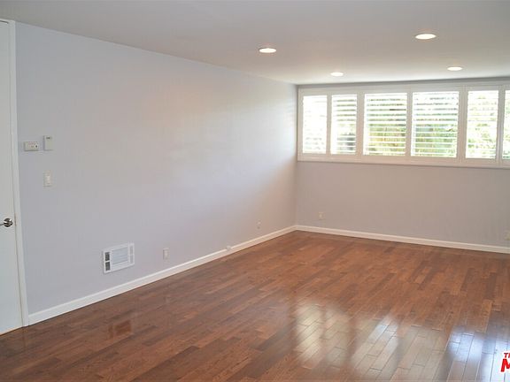 2nd image of 6000 Canterbury Dr Unit D305