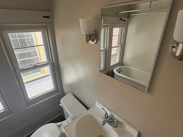 504 Nancy St — Photo 4