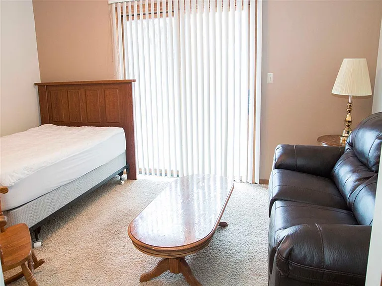 Make the most of your space with a flexible layout that brings sleeping and lounging areas together in one bright, comfortable area.