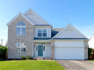 356 W Highplains Rd, Round Lake, IL 60073