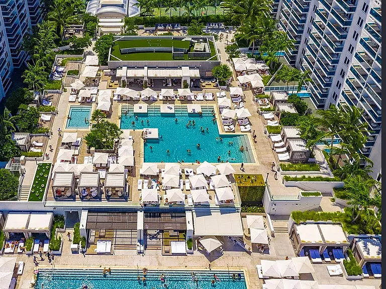 2301 Collins Ave #522 — Photo 1