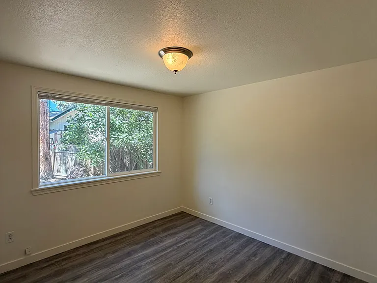 1733 NE Taurus Ct — Photo 12