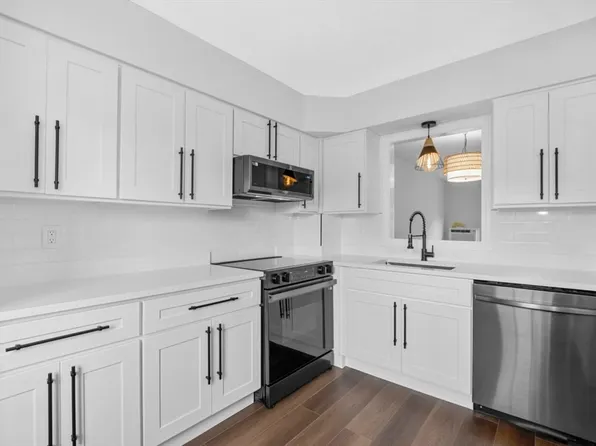 41 Foundry St APT 21-5, South Easton, MA 02375