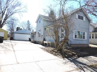 703 W 10th Ave, Oshkosh, WI 54902