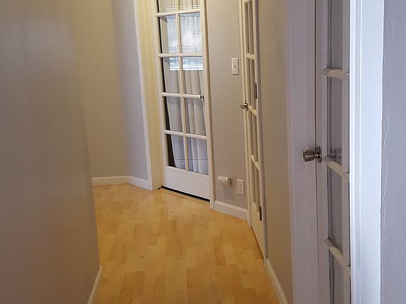 4th image of 342 Bell Ave #1