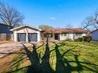 832 N Country Acres Ave, Wichita, KS 67212