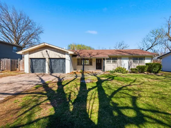 832 N Country Acres Ave, Wichita, KS 67212