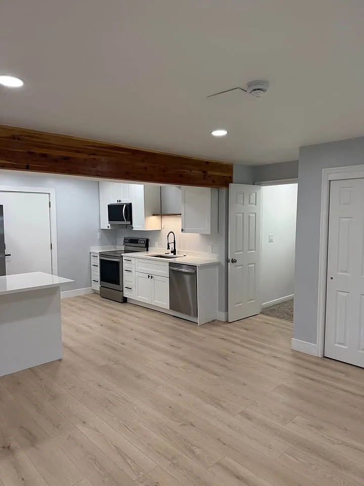 2 bed, 1200 sqft, $1,650 — Photo 3