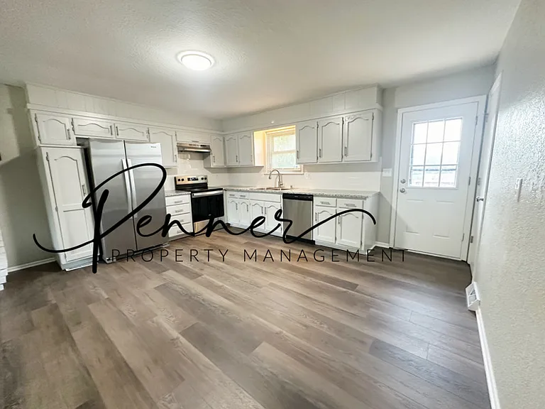 1715 E T C Lea Rd — Photo 3