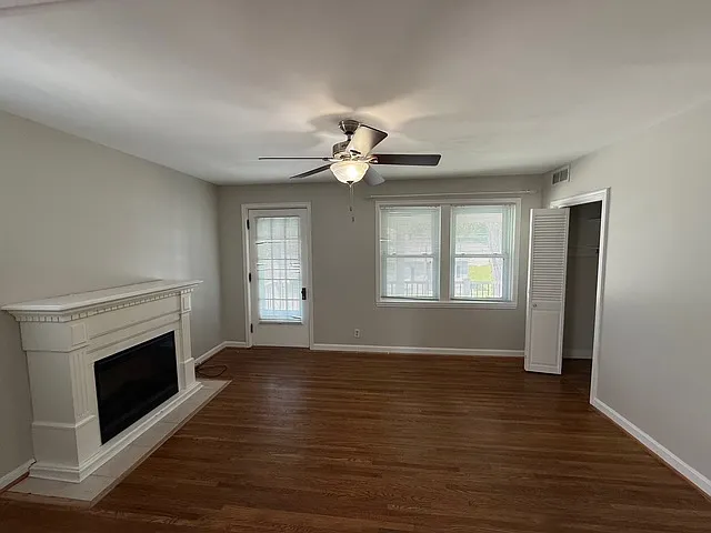 2 bed, 1100 sqft, $2,100 — Photo 4
