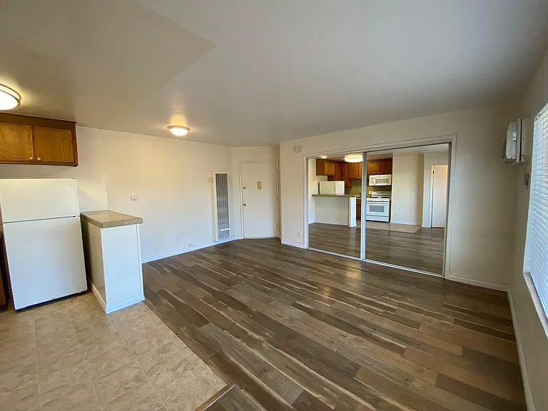 3731 Watseka Ave #8 — Photo 2