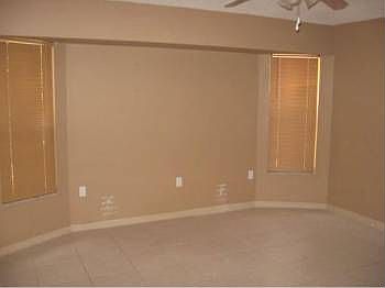 4th image of 18358 Avon Ave