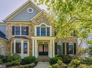 10409 Dunn Meadow Rd, Vienna, VA 22182