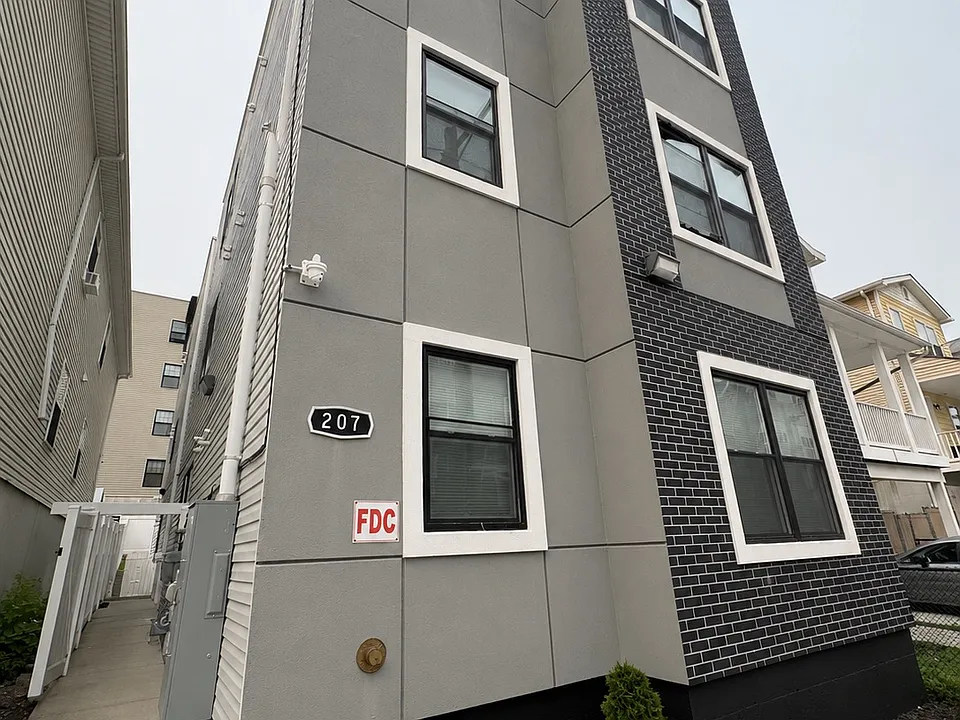207 Governor St