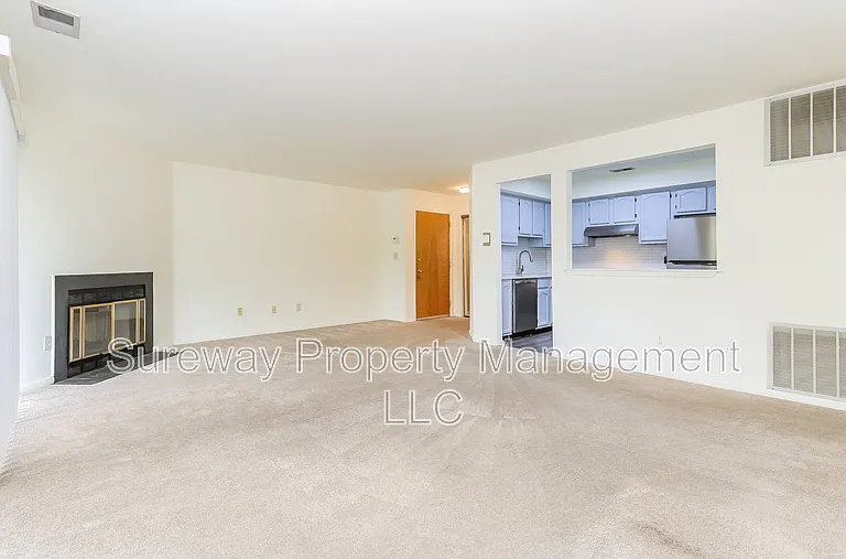 117 Rainier Ct #8 — Photo 4
