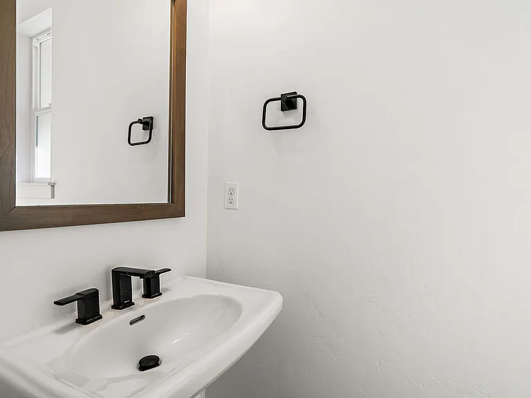 5690 W Glass Ln — Photo 13
