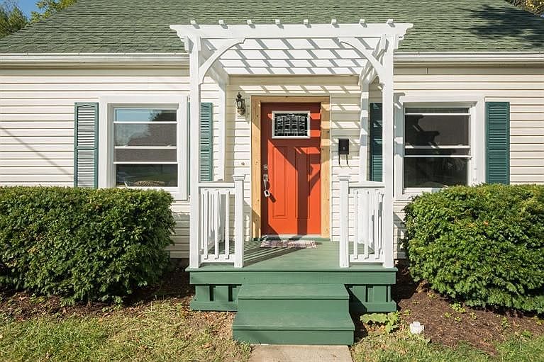 1st image of 105 Worden Ave