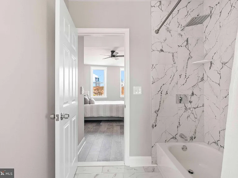 829 W Barre St — Photo 22