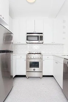 Rented by Mirador Real Estate | media 34