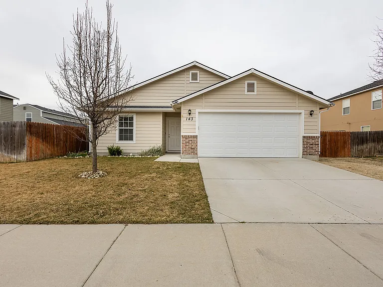 143 E Rose Lake Dr — Photo 5