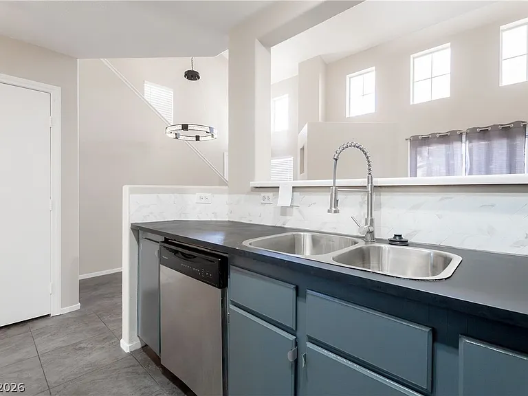 9668 Belle Regal St — Photo 12