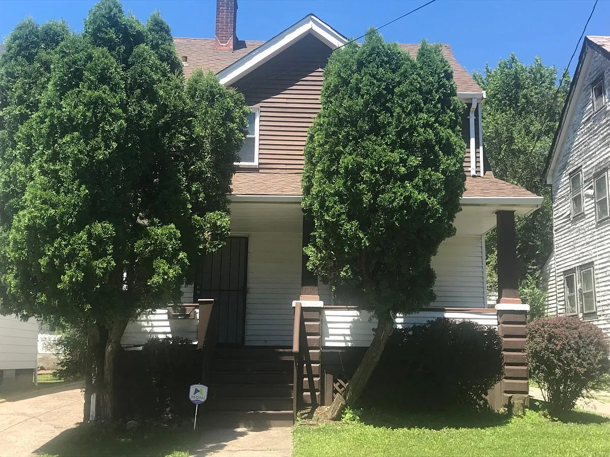 10405 Dove Ave photo 1