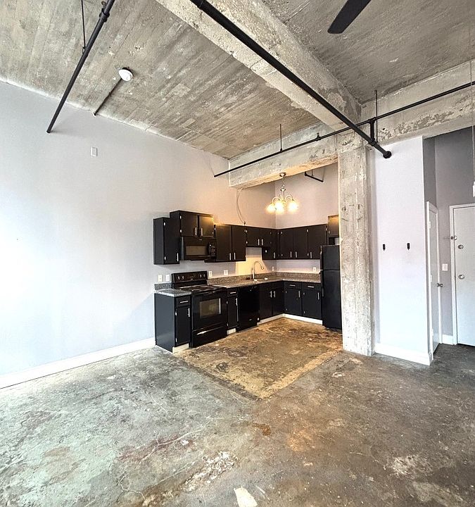 1st image of 500 Delaware St #208