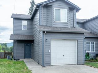 203 3rd St, Gaston, OR 97119