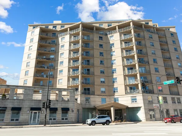 4350 N Broadway St APT 807, Chicago, IL 60613