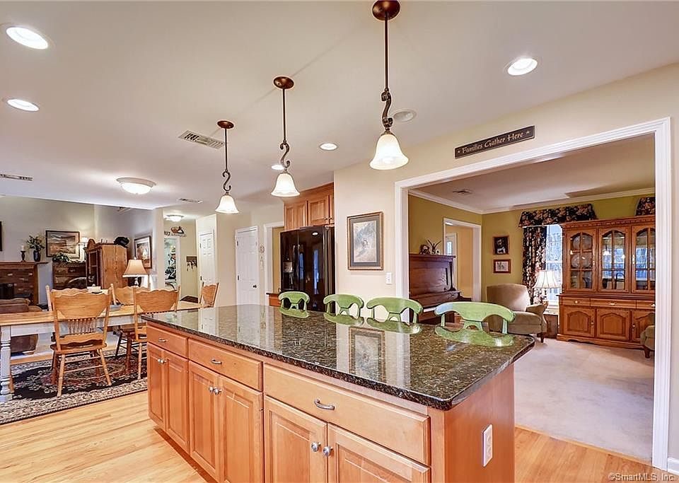 1st image of 206 Imperial Dr