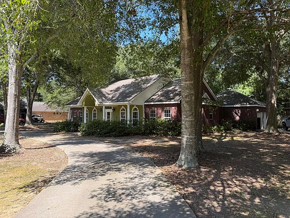 2nd image of 200 Dedria Ln