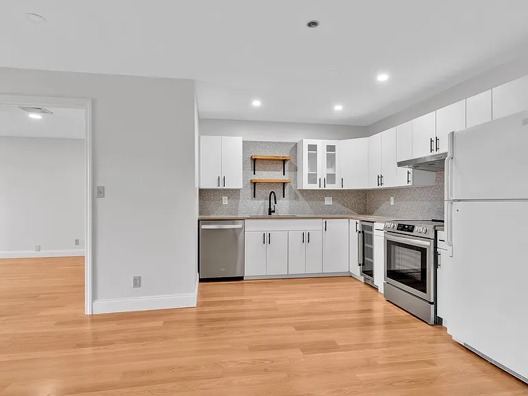 24 Corey St #305 — Photo 4
